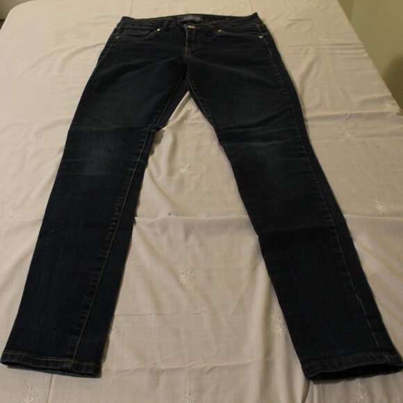 JEANS-009 - Picture 1 of 4